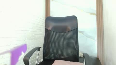 Snapshot of penelopee_rouse chatting on October 17, 8:56 pm Penelopee Rouse online show from October 17, 8:56 pm
