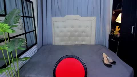 phenomenal_ivy online show from June 18, 12:21 pm