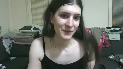 Poison Ivy  online show from April 14, 12:48 am