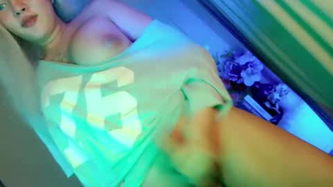 Flor online show from April 14, 4:50 am