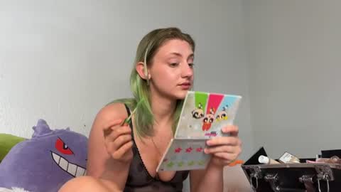 Oli online show from June 24, 8:17 pm