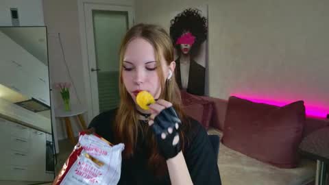 Dasha online show from March 28, 6:54 pm