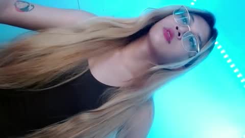 CALL ME YOUR QUEEN AIVY1 online show from October 6, 2:33 am