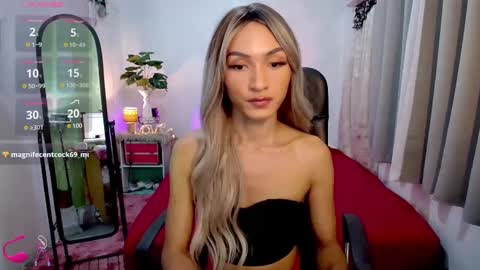 Tessa online show from January 18, 6:15 pm