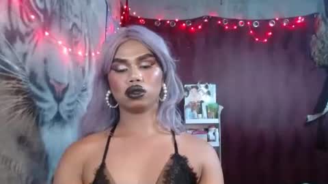 queenpinayebony_xx online show from April 15, 1:05 pm