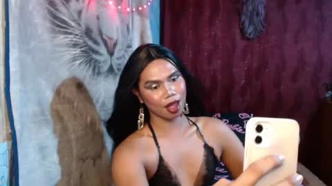 queenpinayebony_xx online show from June 3, 12:28 pm