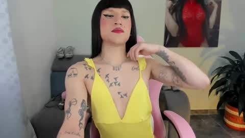 RAMONA ULLOA  online show from December 10, 9:54 pm
