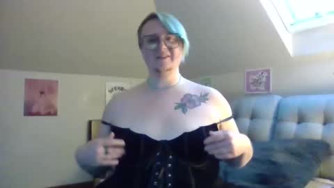 queerlyjaz online show from November 29, 11:40 pm