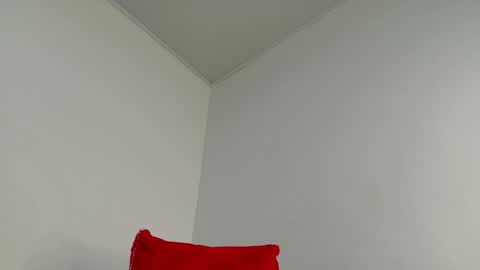 quuen_valery online show from March 12, 8:30 am