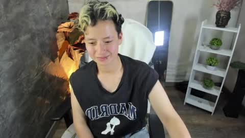 redhood_1_ online show from April 8, 4:14 am