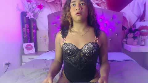 RENATA VALENTINA online show from April 28, 6:40 am