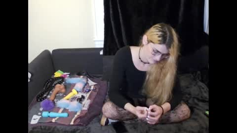 Ryn Michele online show from December 11, 11:32 pm