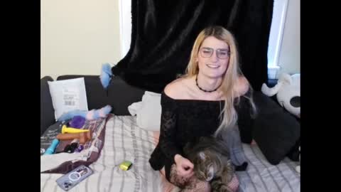 Ryn Michele online show from December 12, 5:26 pm
