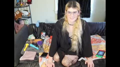 Ryn Michele online show from December 24, 7:00 pm