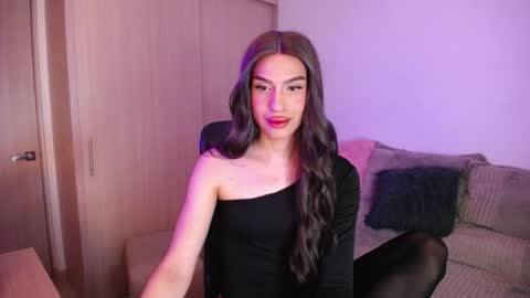 Snapshot of samarasilex chatting on October 22, 2:35 am Samara Silex online show from October 22, 2:35 am