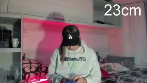 sara_hunter1 online show from October 21, 12:25 am