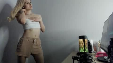 Sasha Vesmus online show from November 5, 8:09 pm