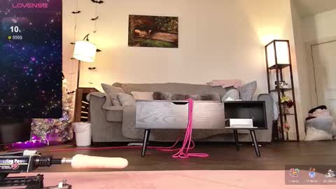 Saturn Girl online show from November 13, 8:27 pm