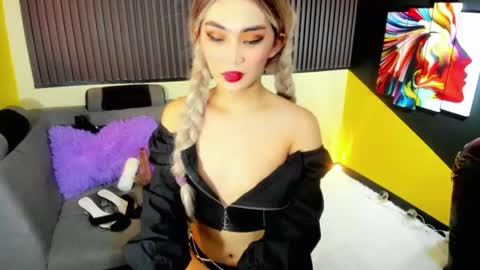 Snapshot of savanasexy chatting on December 5, 8:38 am Patricia online show from December 5, 8:38 am