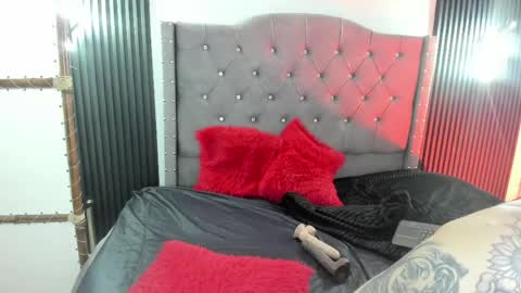 scarbadgirl_ online show from June 1, 4:14 am