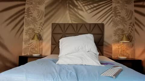 Scarleet online show from April 16, 7:58 pm