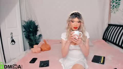 Mia online show from July 14, 10:25 pm