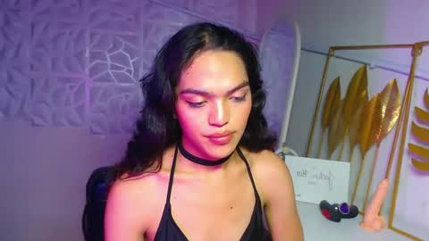 Bella online show from December 5, 8:26 pm