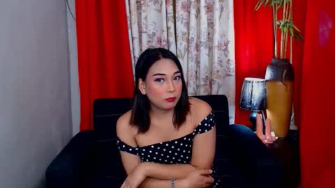 sexxyhotwild_nia online show from September 17, 5:23 am