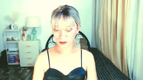 sexy_yllona online show from June 3, 9:10 am