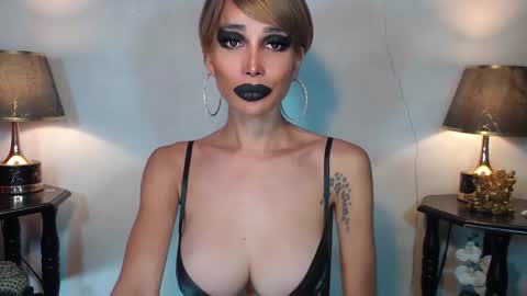 EVIL QUEEN SOFIA online show from May 11, 4:07 am