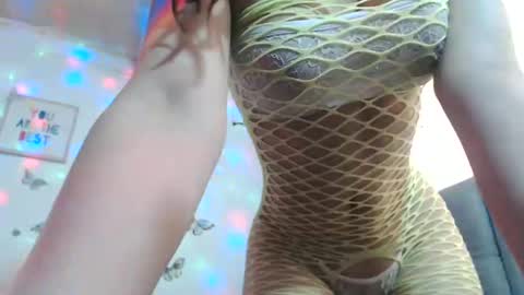 Snapshot of sexysafiravenus chatting on September 22, 5:18 pm Venus Independent Model online show from September 22, 5:18 pm