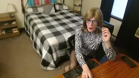 sexysindey79 online show from February 13, 10:00 pm