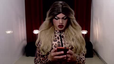 Shane X online show from December 12, 4:32 pm