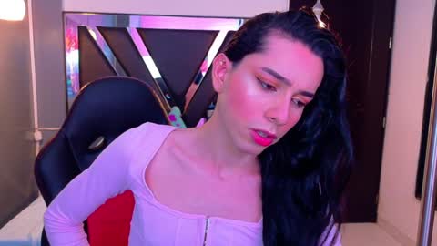 Sharlond online show from April 2, 2:26 pm