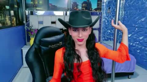 Sharlond online show from April 29, 1:49 pm