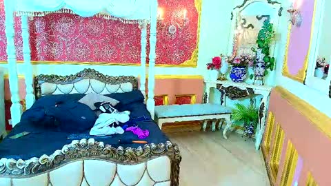 SinnaDark online show from May 11, 11:15 am