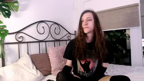 silvermuse online show from April 7, 4:35 am