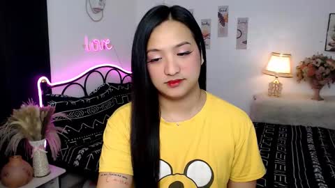 Queen Cyrine online show from September 23, 3:01 am