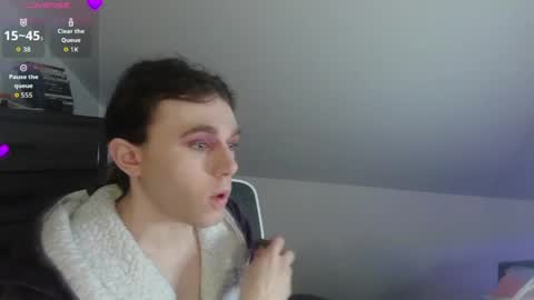 Natsu online show from April 13, 4:44 pm