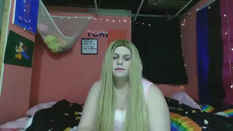 Tori Smith online show from February 4, 6:04 am