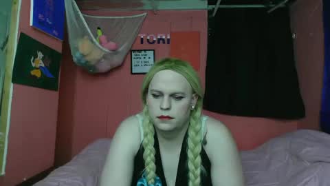 Tori Smith online show from February 12, 5:37 am