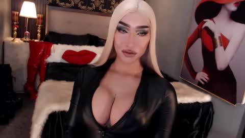 smasherqueen online show from June 4, 7:00 am