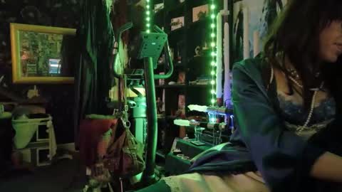 Sophie Satin1980 online show from April 15, 12:05 am