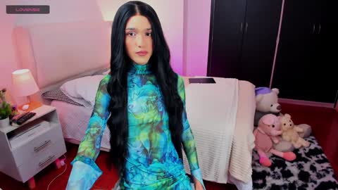 Snapshot of sophiecornett chatting on December 31, 2:03 pm    online show from December 31, 2:03 pm