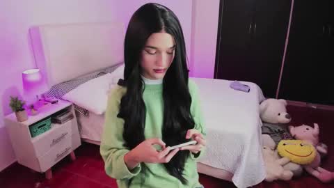 Snapshot of sophiecornett chatting on September 17, 1:21 am    online show from September 17, 1:21 am