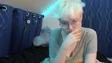 Atticus Pendragon online show from December 4, 1:43 am