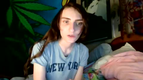 stonedtranny69 online show from December 27, 12:07 am