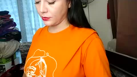 IG livinlavidakhai online show from December 23, 9:13 am