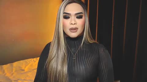 Snapshot of suckablecockoffreya chatting on December 20, 8:01 pm JADE ELYSE online show from December 20, 8:01 pm