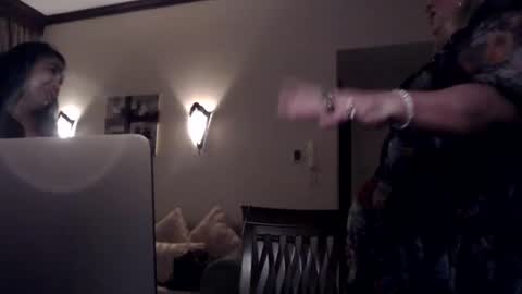 My name is Sissy or more fully Suzanna Aprilia Maria Mariquita Catarina Chinita Banci. Soy una puta - que chimba ladybug online show from January 10, 3:48 pm